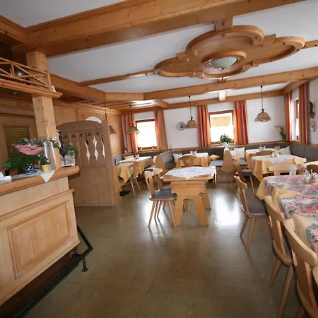 Thorerhof Guest house *